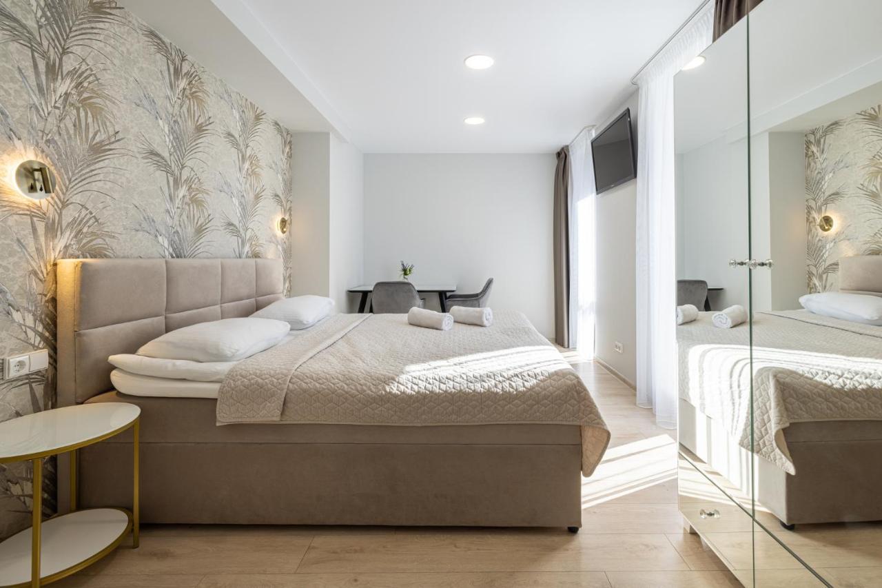 Dharma Stay Apartamentai Su Terasa Ir Vaizdu I Miesta Telsiai Exterior photo