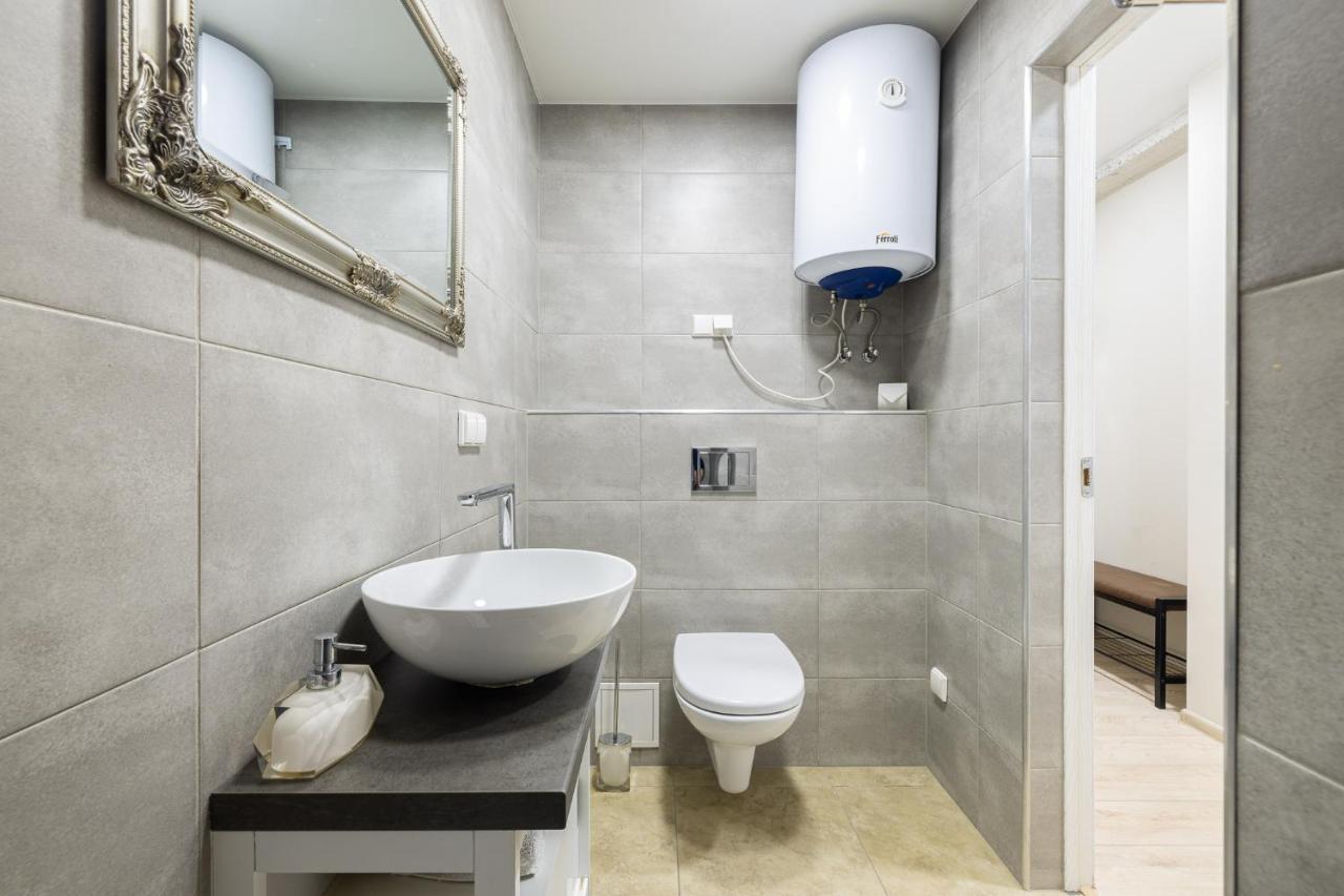 Dharma Stay Apartamentai Su Terasa Ir Vaizdu I Miesta Telsiai Exterior photo