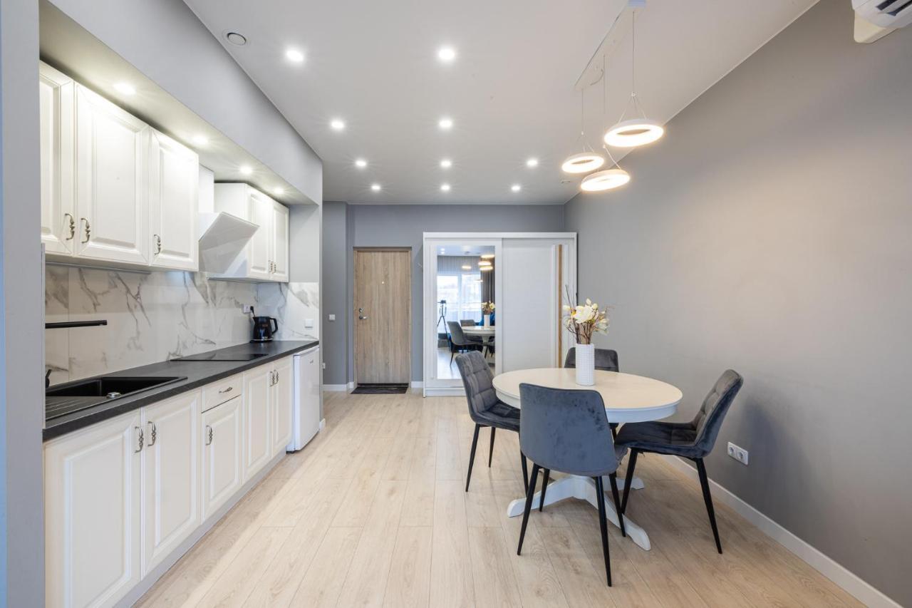 Dharma Stay Apartamentai Su Terasa Ir Vaizdu I Miesta Telsiai Exterior photo